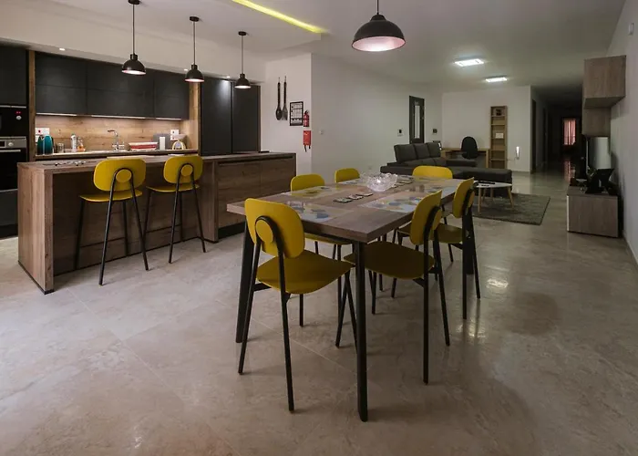 Lejlighed Modern 3 Bedroom In