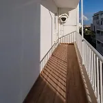 Modern 3 Bedroom In Apartament