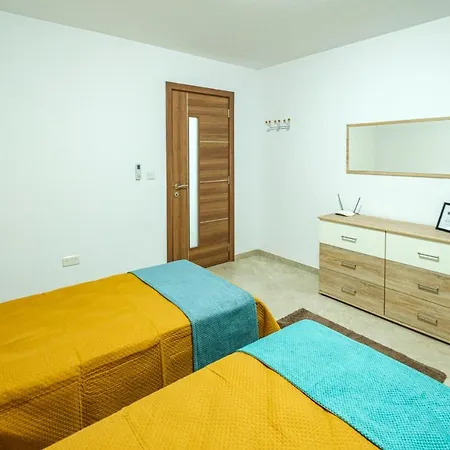 Modern 3 Bedroom In * Luqa