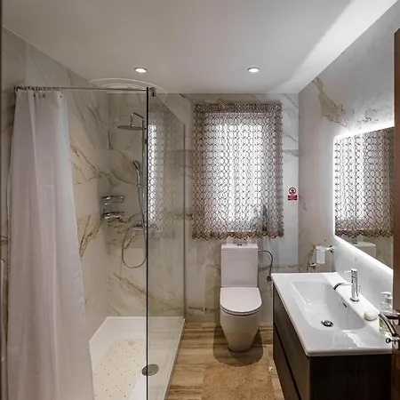 Modern 3 Bedroom In 公寓 *